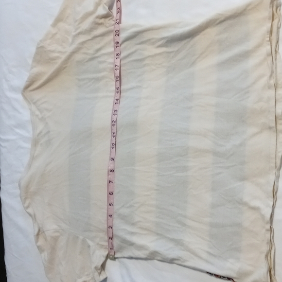 On The Byas mens Aztec look t shirt - Picture 6 of 6